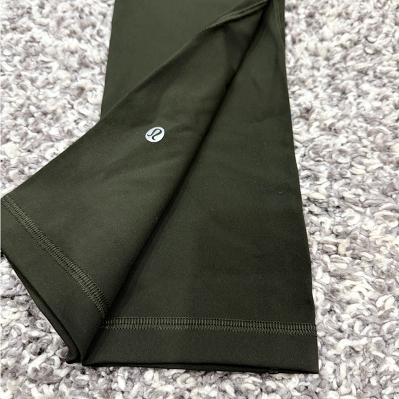 lululemon athletica Women's Black High-Rise Crop Pants - Picture 6 of 7